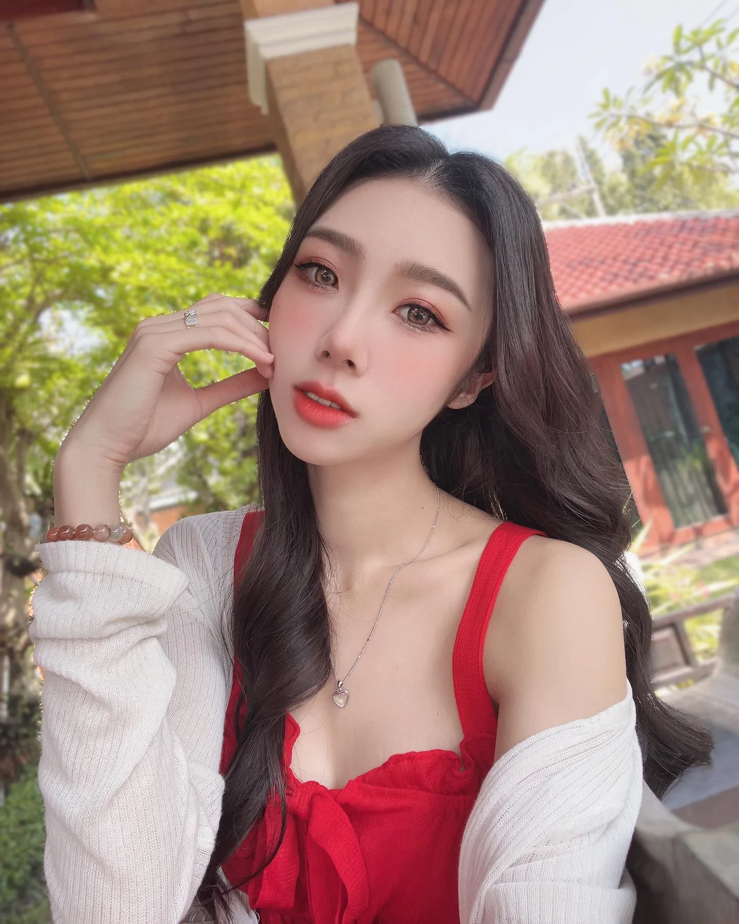 115800cv5l9zg5g8uyy5z9.webp