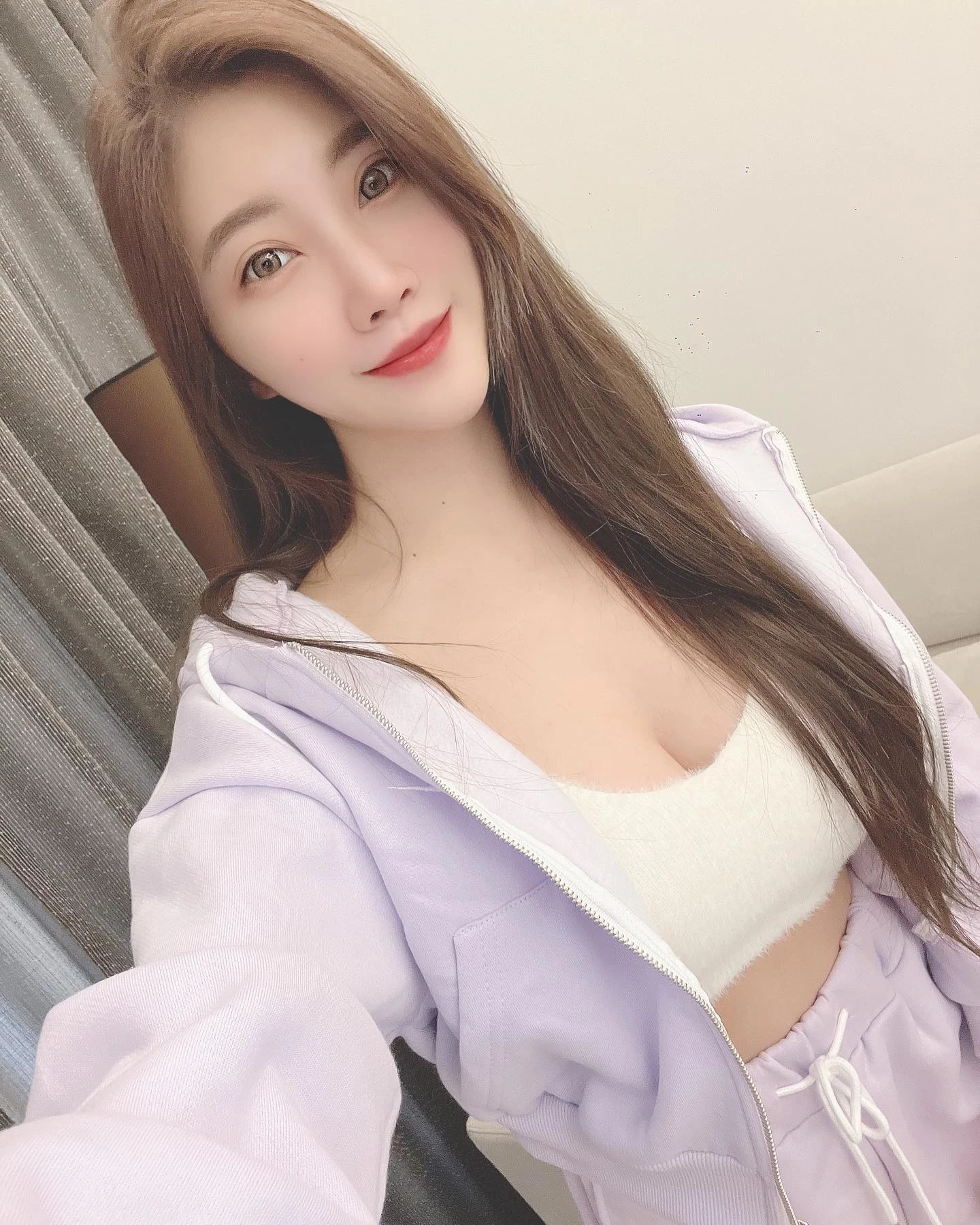 112715g1sndzxh9x0nh5m0.webp