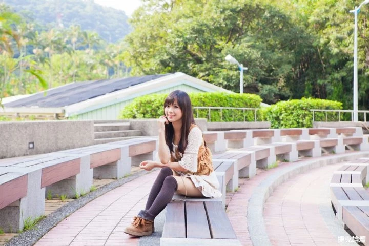 120243c21226w81d2rg8gl.webp