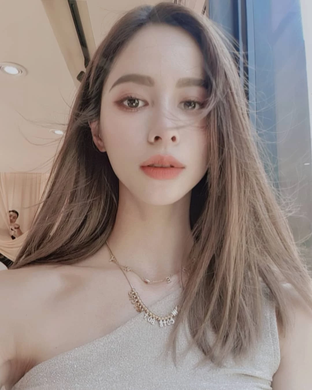 180712p5lglongkl6hoz4h.webp