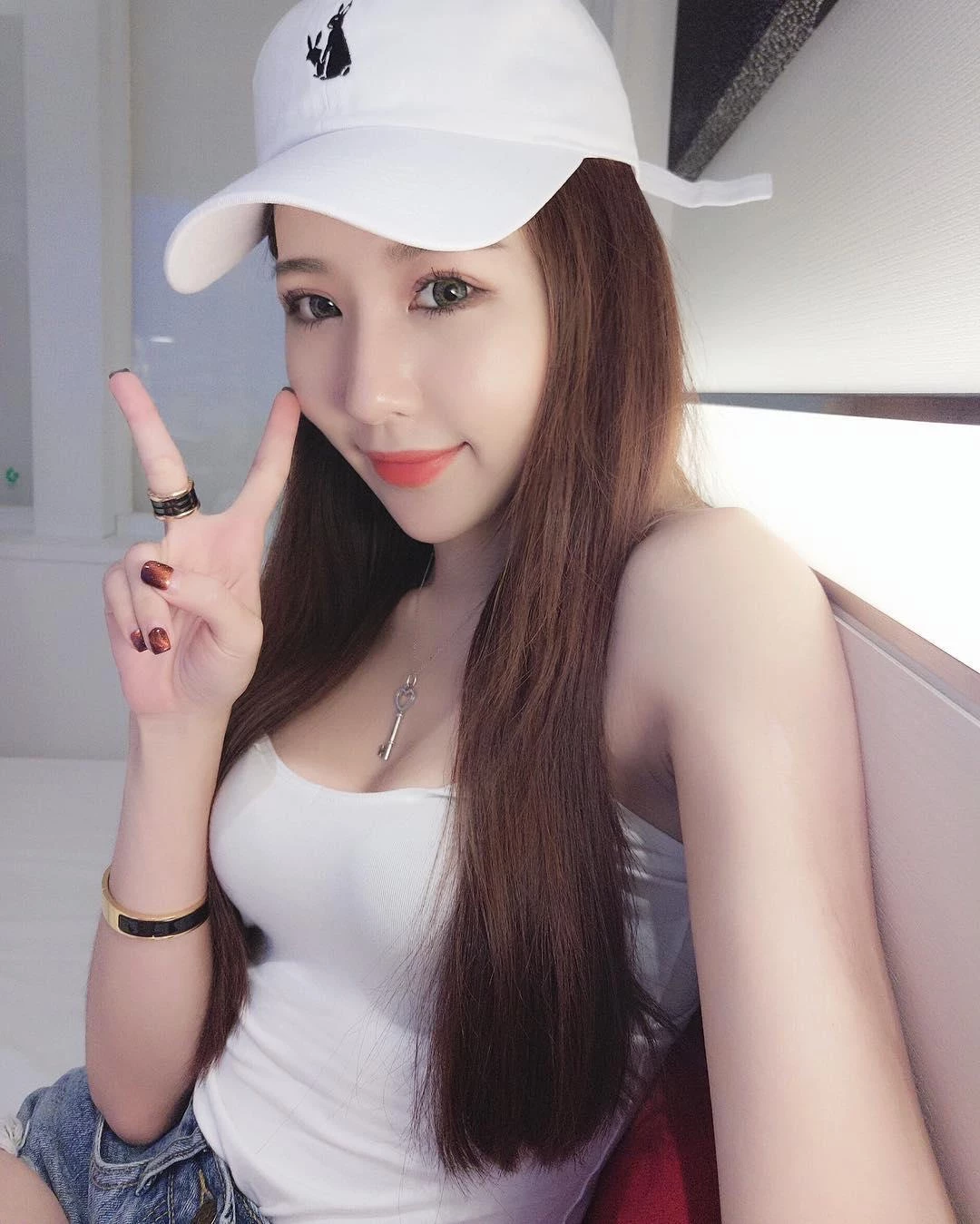 160342apbo9cvboouxkmmo.webp