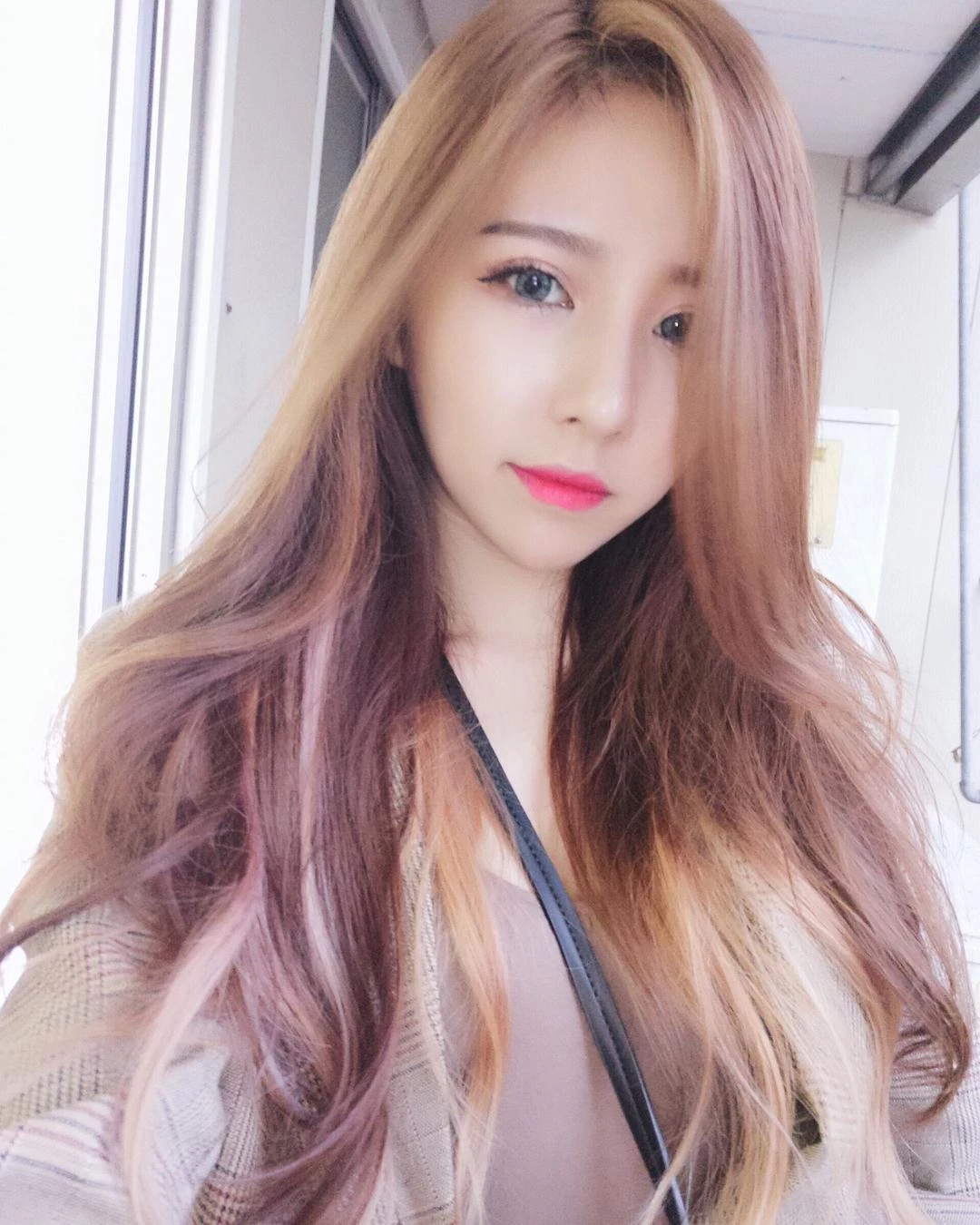 160349r4xld6ws2m44cybb.webp