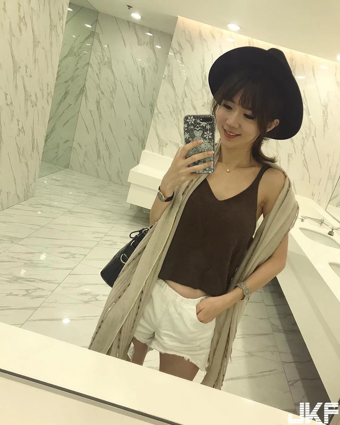 175026self9sxziuq3hzh7.webp