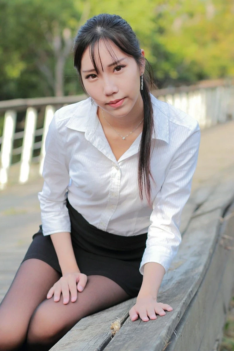 172959g8pgx2rc1382axc7.webp