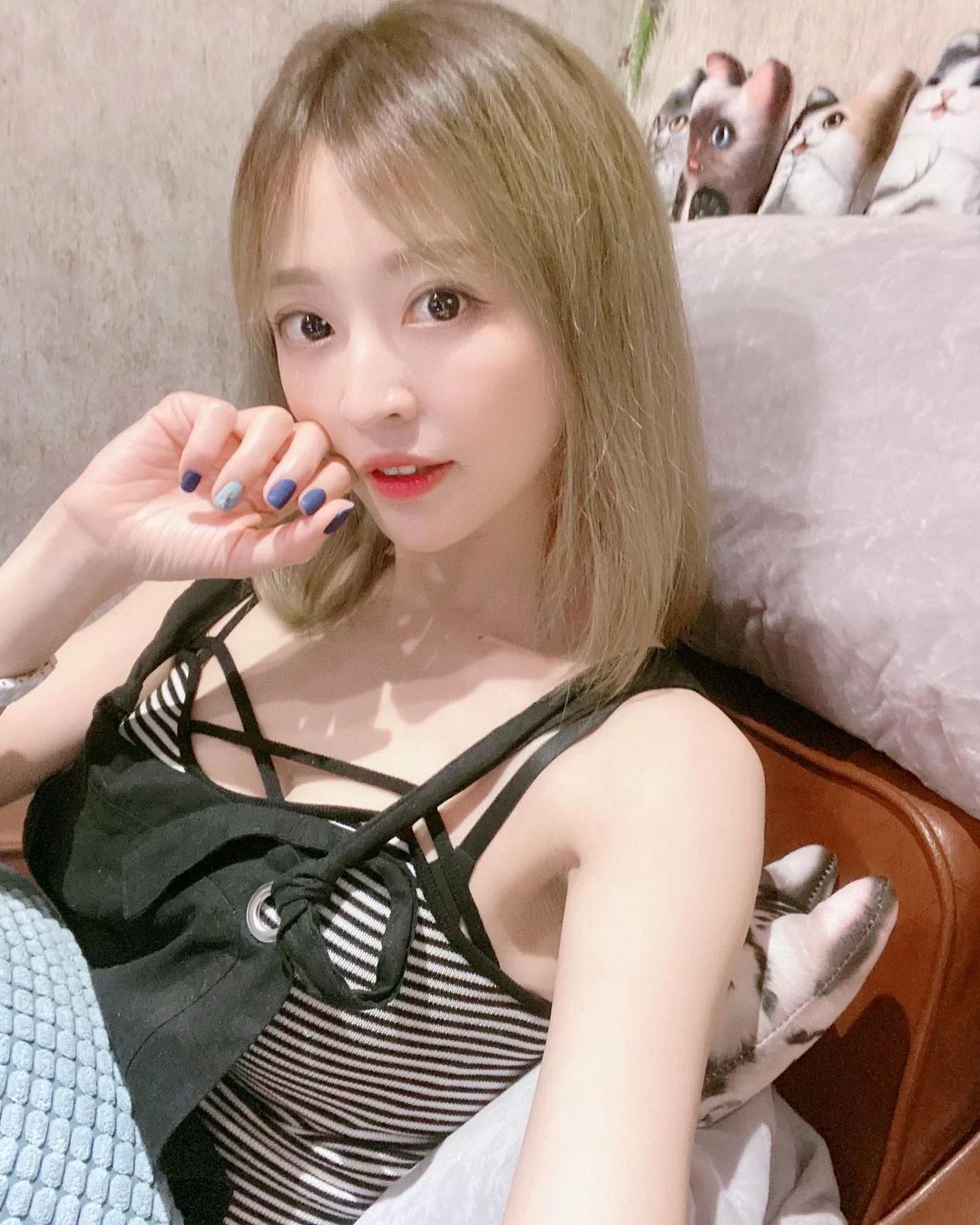100438ie419vavy3u3wa63.webp