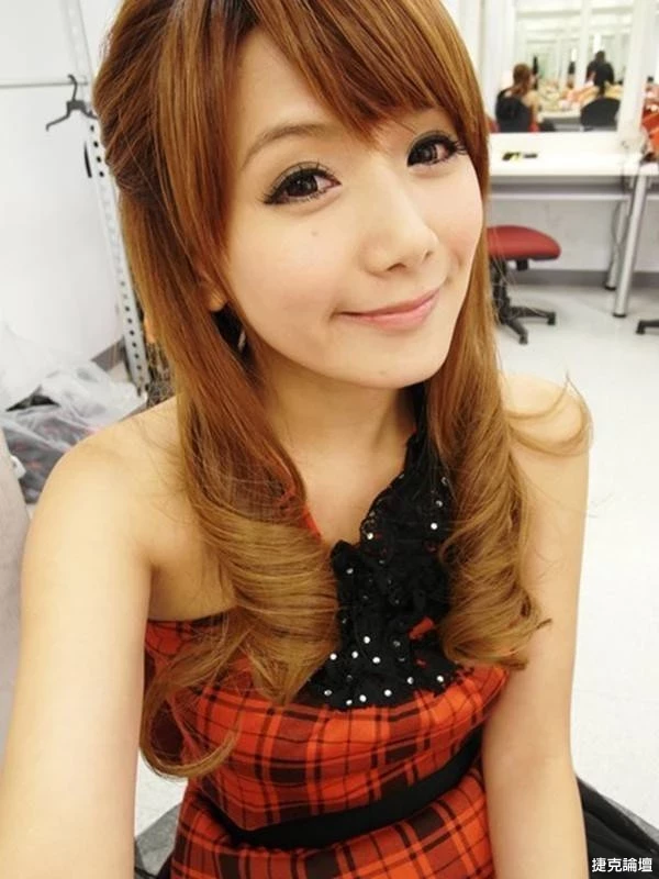 122859g9ri44xcri3omp4k.webp