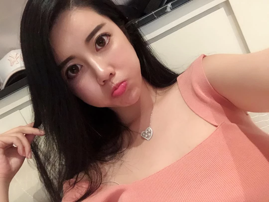 3904183.webp