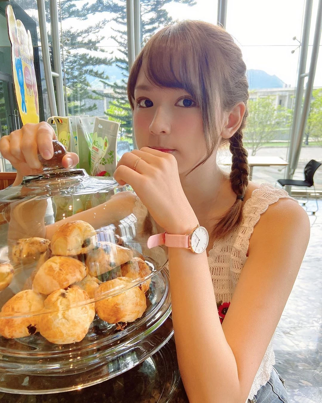 1755126.webp