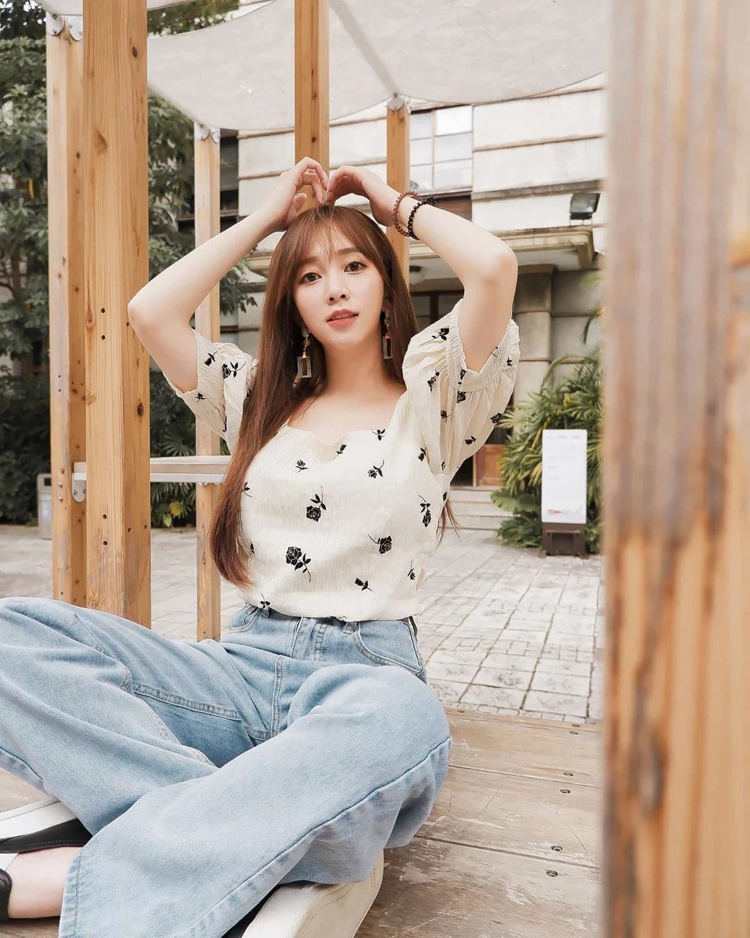 172417e059x888h9un9f84.webp