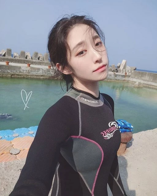 1729883.webp