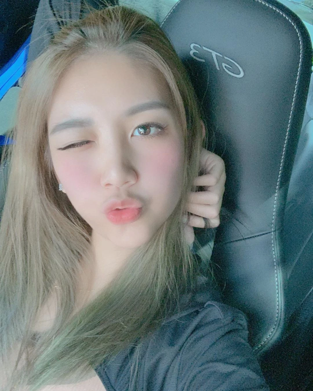 1729809.webp